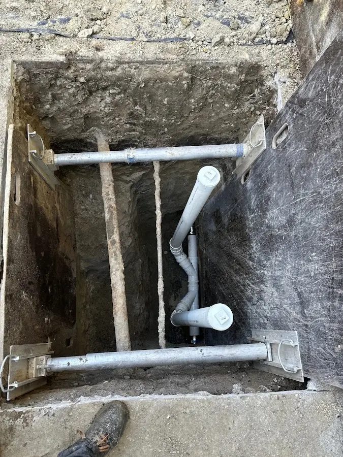 Experienced plumber completing Drain Cleaning work in Fort Thomas
